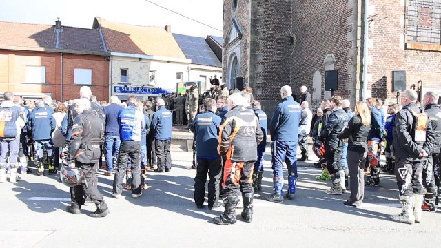 Fusillade à Lodelinsart : plusieurs milliers de personnes ont assisté aux obsèques de Jonathan Savel