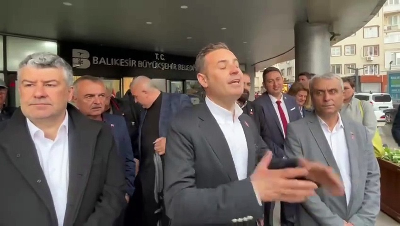 CHP'li Ahmet Akın Büyükşehir çalışanlarıyla buluştu: ''Kimsenin ekmeğiyle oynanmayacak''