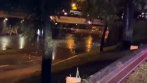 5 VIDEO Bomberos de Medellín, atienden a esta hora diferentes emergencias por las lluvias en la ciudad.