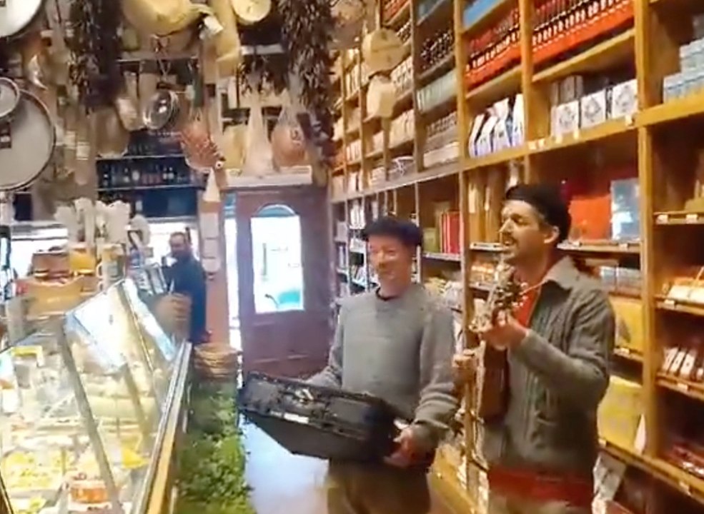 Traditional onion sellers treat Valvona & Crolla to a musical performance