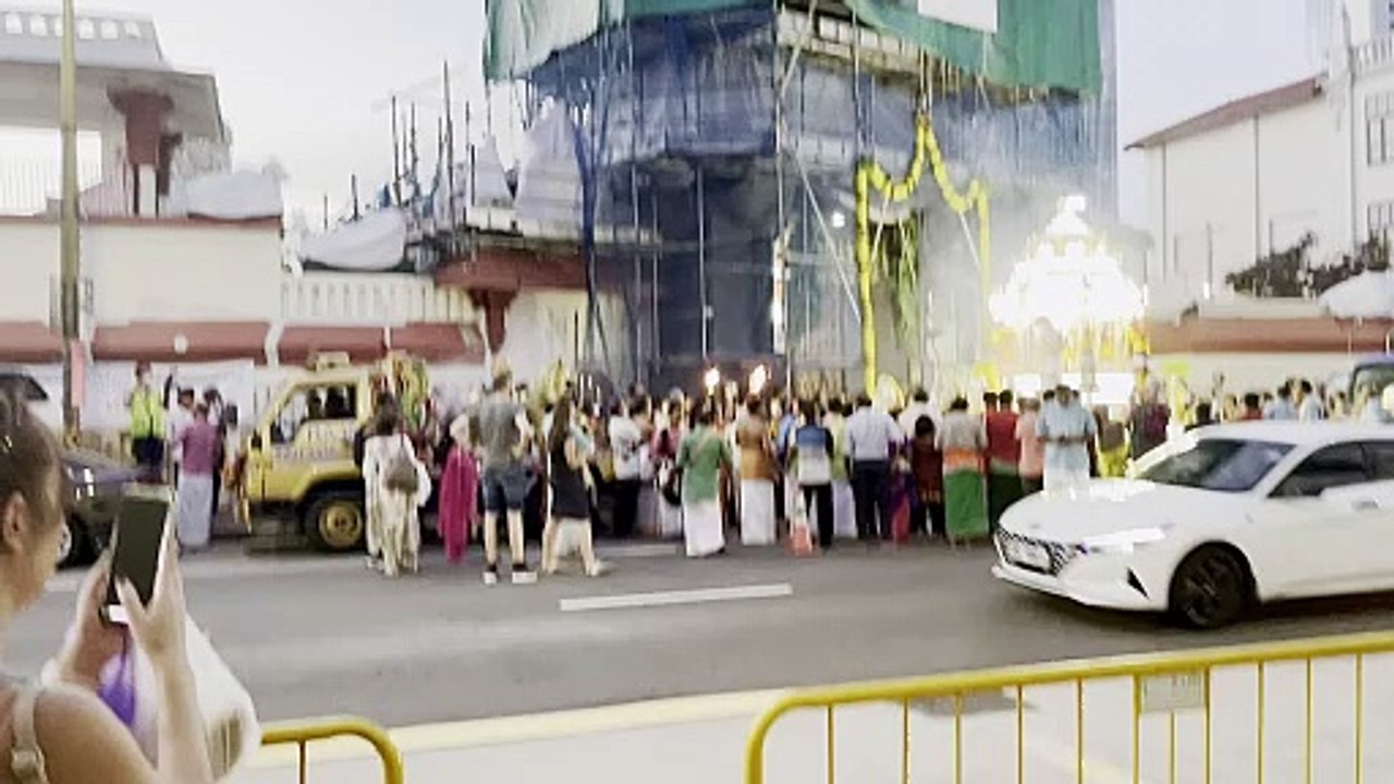 Deepavali/ Dewali - Hindu Festival of Light, What Indian Singaporean do and How they celebrate in SG