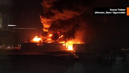 Video: Jättimäinen tulipalo iskee Wildberries-varastoon Pietarissa