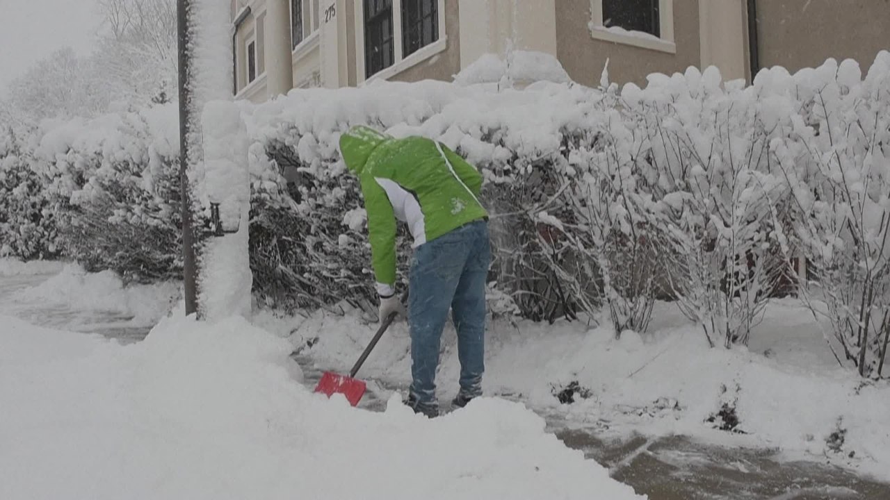 USA: la première tempête hivernale du Massachusetts entraine retards et annulation de vols