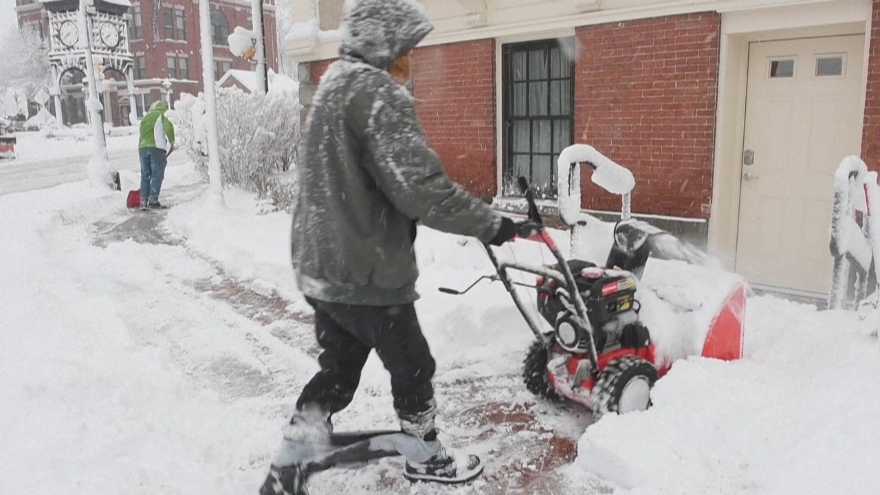 Etats-Unis: la première tempête hivernale du Massachusetts entraine retards et annulation de vols