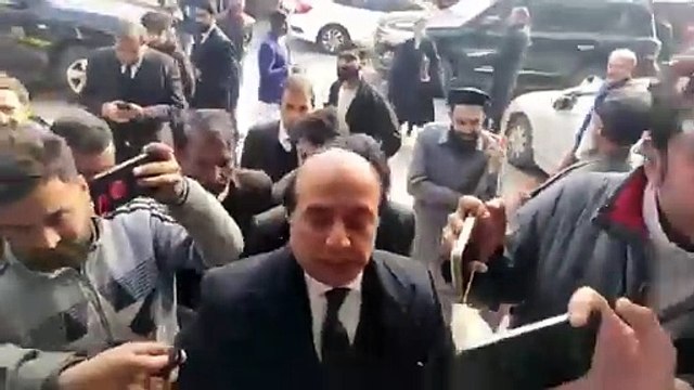 لطیف کھوسہ کا قاضی فائز عیسی کو کرارا جواب | Latif Khosa response to Qazi Faiz Isa? Fix your house first then talk to me? No one will ever do this. See for yourself.