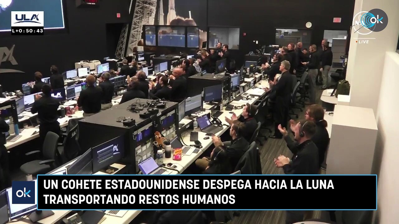 Un cohete estadounidense despega hacia la Luna transportando restos humanos