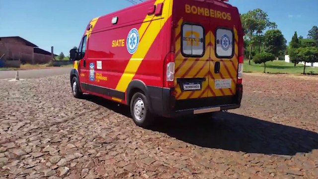 Trabalhador sofre fratura exposta na perna ao ser atingido por empilhadeira