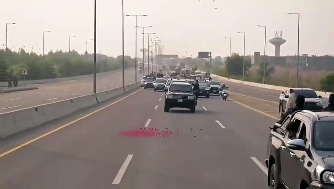 Nawaz Sharif protocol  - Peoples are welcoming to Nawaz Sharif