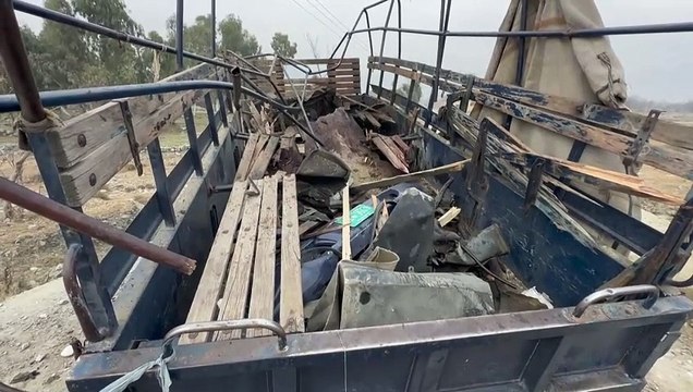 Bomba mata a cinco policías encargados de proteger a vacunadores antipolio en Pakistán