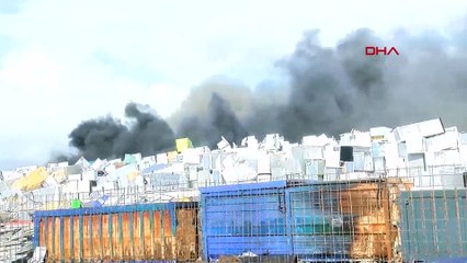 Manisa'da geri dönüşüm tesisinde yangın: Kontrol altına alındı