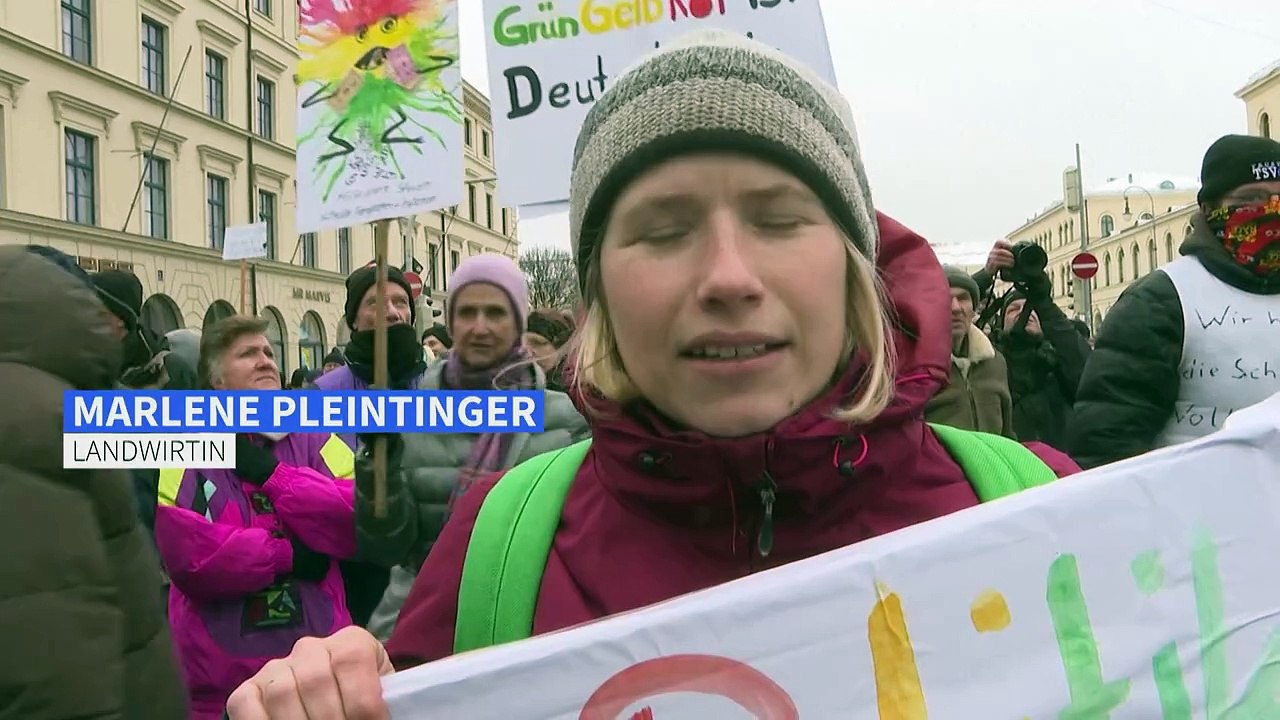 Bauern blockieren bundesweit Straßen und Städte