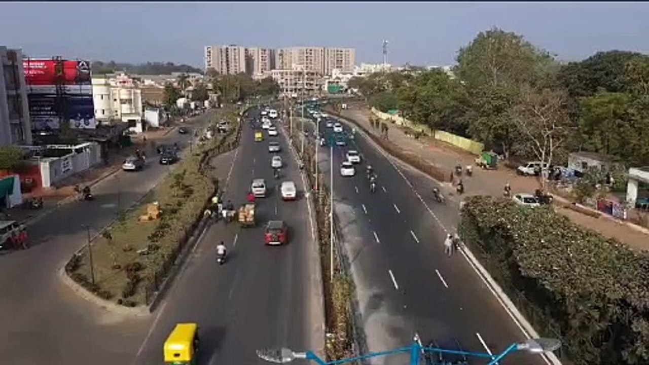 अहमदाबाद शहर का पहला आईकॉनिक एयरपोर्ट रोड 45 दि...