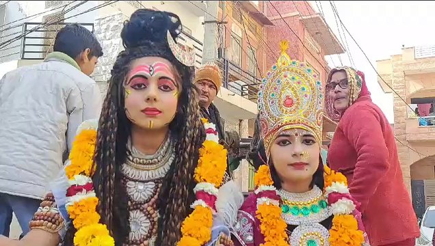 कलश शोभायात्रा के साथ शुरू हुई भागवत कथा