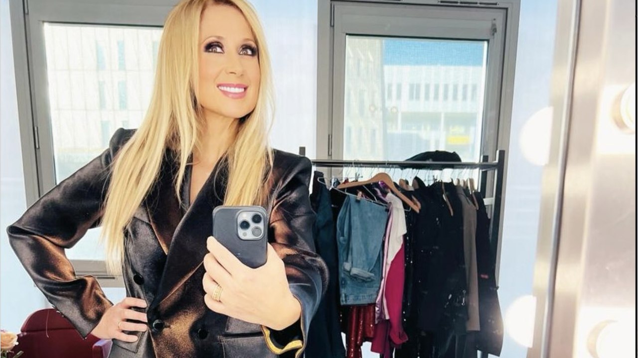 gala video - Lara Fabian enfant : elle dévoile un adorable souvenir à l’aube de ses 54 ans