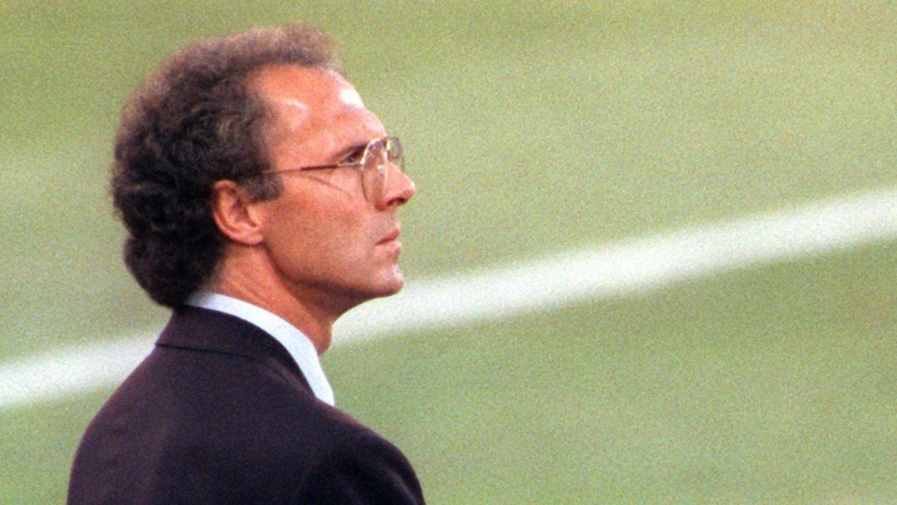 Als Beckenbauer nach dem WM-Titel 1990 einsam über den Platz spazierte
