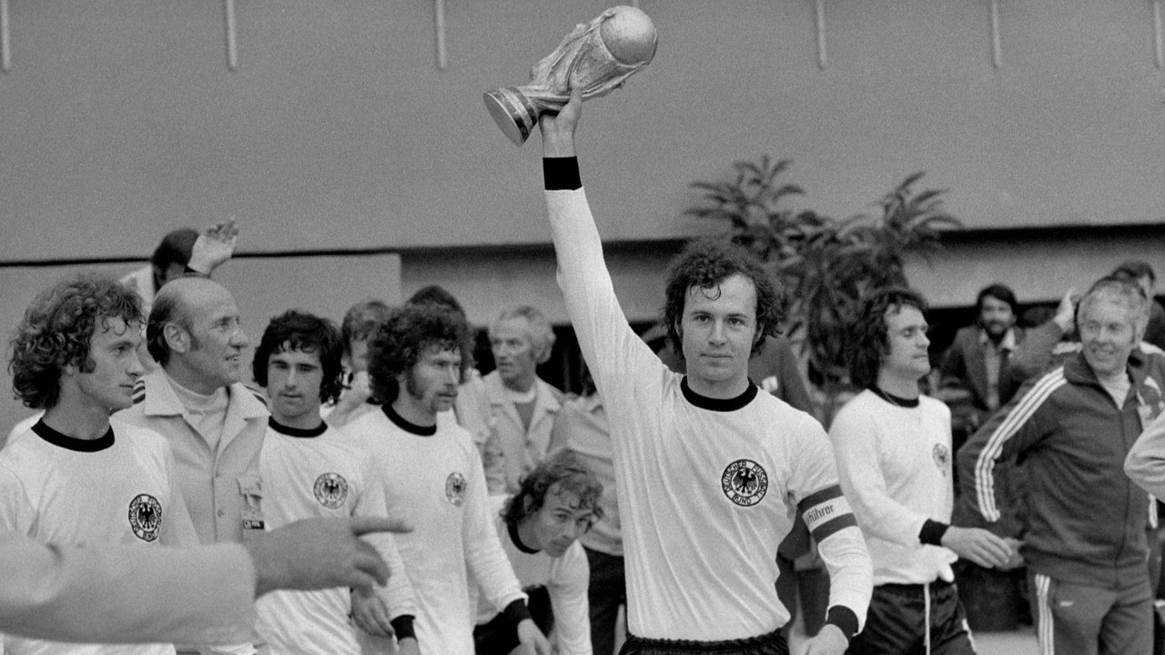 Mit dem 'Kaiser' zum Titel: Die legendäre Finalmannschaft von 1974
