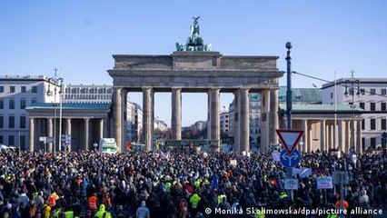 'Tipping point': Farmers block roads across Germany