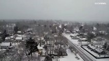 شاهد: الثلوج تغطي مدينة بوسطن الأميركية