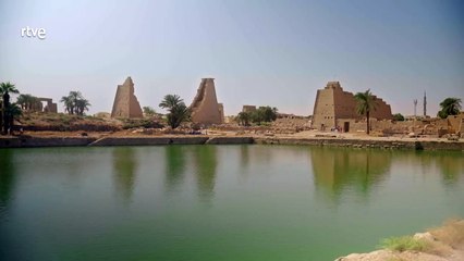 Akhenaton: El Faraón Hereje y su Misterio en la Historia de Egipto 🏺