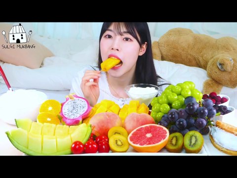 ASMR MUKBANG| Fresh cream Waffle&Various fruits(Peach, Shine musket, Mango, Dragon fruit, kiwi)