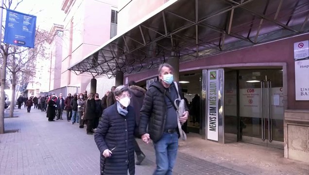 Spanish regions reintroduce masks as flu and COVID spike