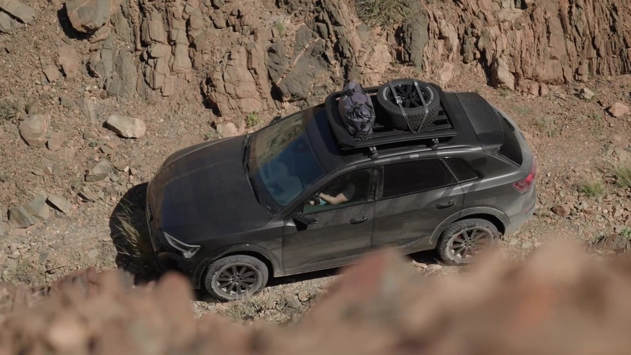 Der Audi Q8 e-tron edition Dakar - Mehr Licht, Sicht und Sound - die Sonderausstattung