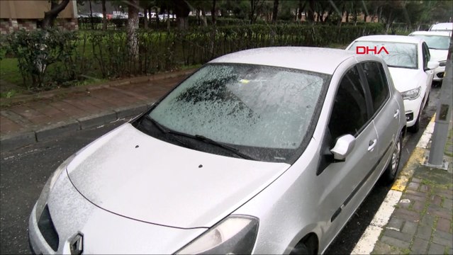 Beylikdüzü'nde kar yağışı etkili oluyor