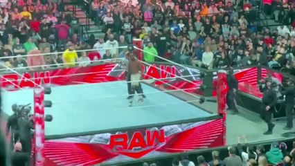 Ludwig Kaiser Destroys Kofi Kingston - WWE Raw 1/8/2024