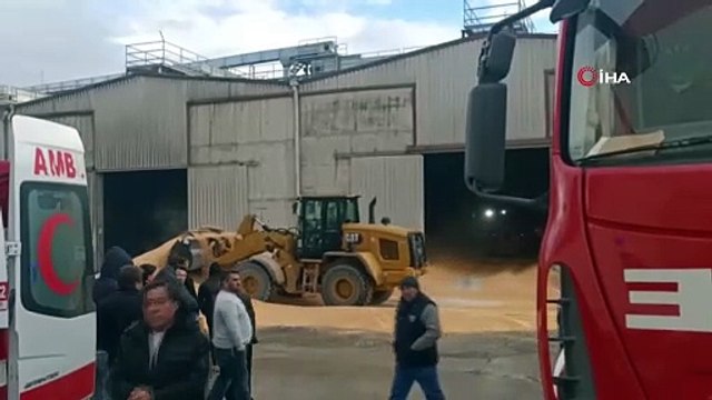 Erpiliç’te feci iş kazası: Tonlarca mısırın altında kalan işçi öldü