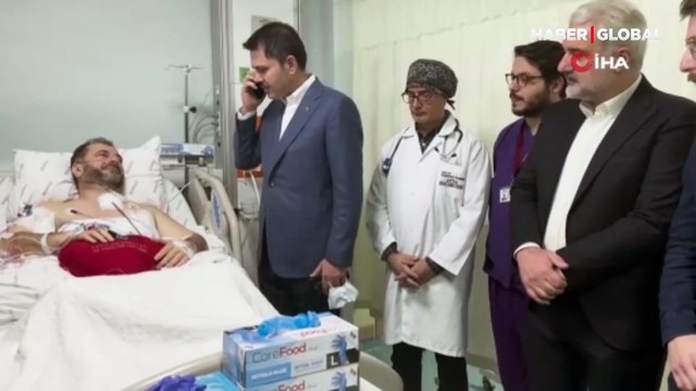 Cumhurbaşkanı Erdoğan, bıçaklı saldırıya uğrayan Fatih Camisi İmamı Galip Usta ile görüştü