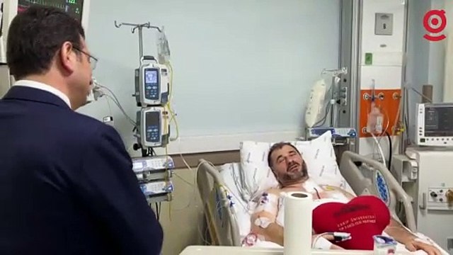 İmamoğlu'ndan bıçaklı saldırıya uğrayan Fatih Camii imamına ziyaret