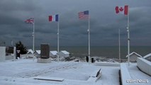 Le spiagge del D-Day in Normandia coperte di neve