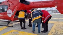 Rahatsızlanan kadın, ambulans helikopterle hastaneye ulaştırıldı