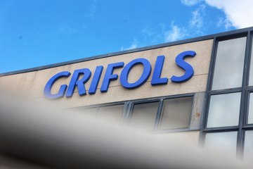 Grifols se desploma en bolsa hasta un 30% tras ser acusada de falsear las cuentas