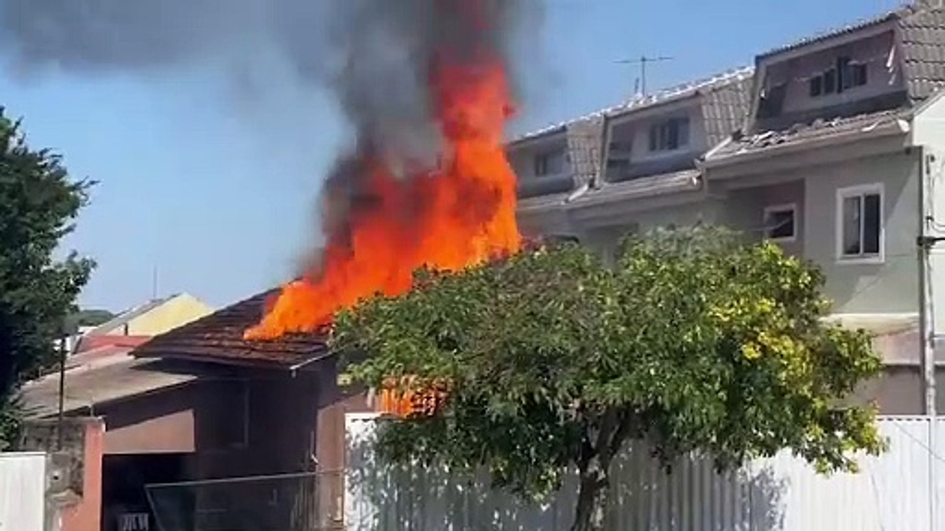 Casas Pegando Fogo Deodápolis Casa Pega Fogo E Deixa Uma Vítima