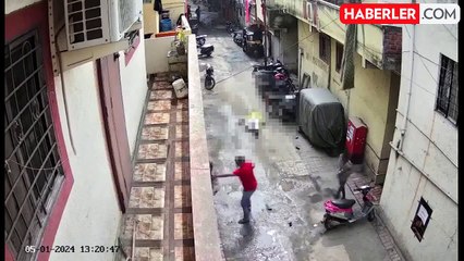 Hindistan'nın en tanınmış çete lideri kendi adamları tarafından sokak ortasında öldürüldü