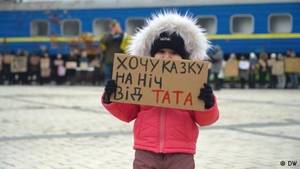 Ukraine: Protestors call for more prisoner swaps