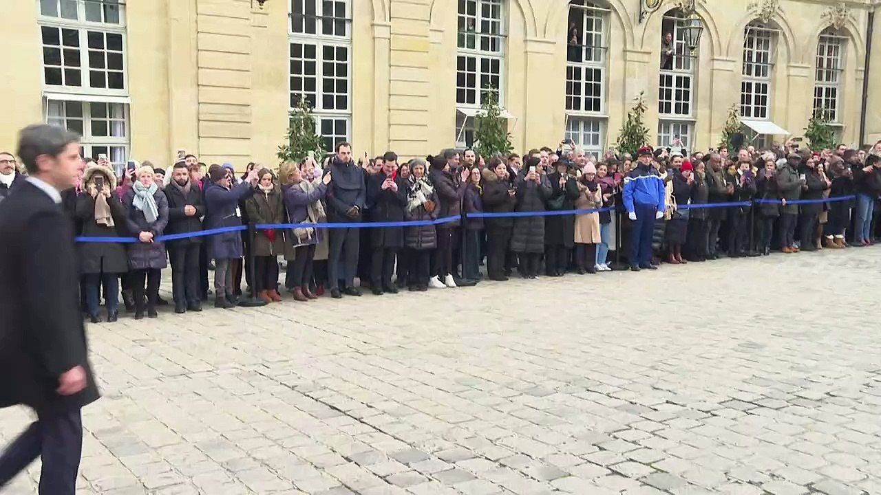 Jung, homosexuell und kampflustig: Attal neuer französischer Premier