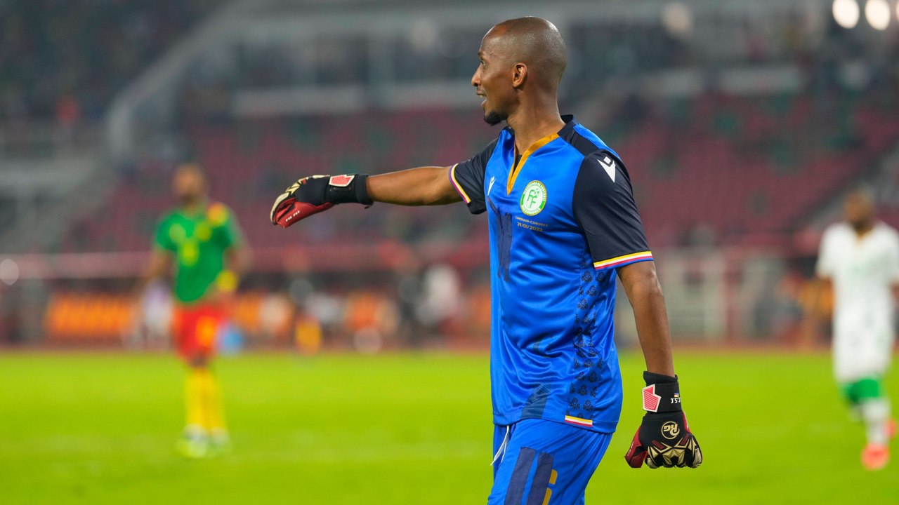 Als die Komoren im Afrika-Cup-Achtelfinale mit Feldspieler im Tor antraten