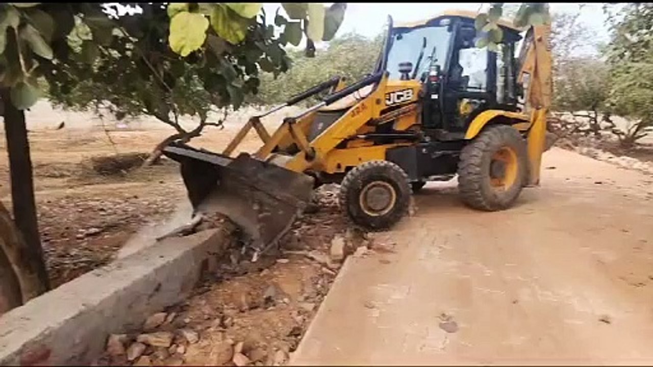 अवैध फॉर्म हाउस योजना की ध्वस्त