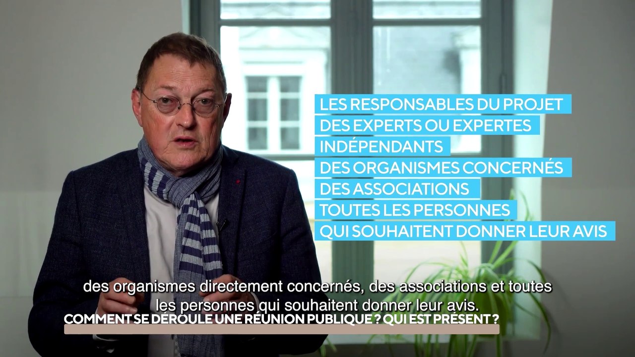 Comment se déroule une réunion publique ? Qui est présent ?
