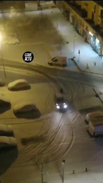 ✅ Regardez | Une Vidéo Très Drôle De Quelques Jeunes à Paris Après De Fortes Chutes De Neige