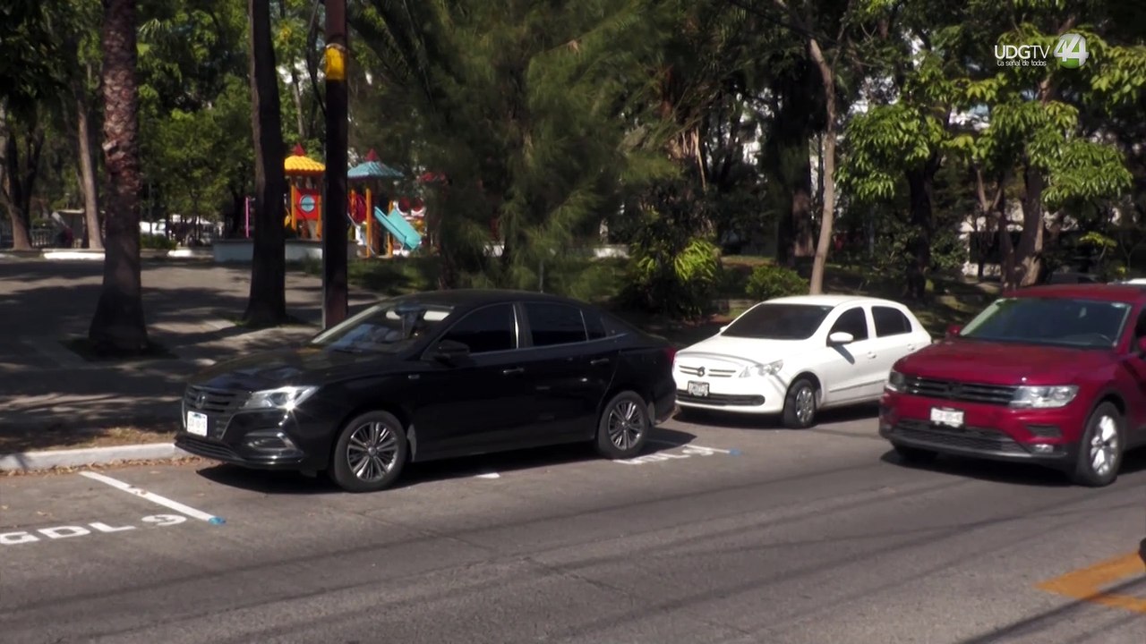 Regidores de Morena van contra el programa de parquímetros en Guadalajara
