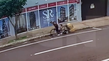 Ladrão 'faz a limpa' em escritório na Rua Erechim