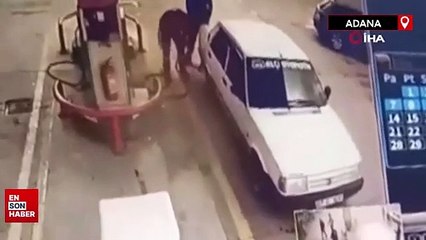 Adana'da yakıt alan otomobil istasyonda bomba gibi patladı