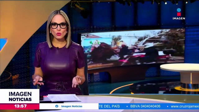 Vientos derriban árboles y espectaculares en San Luis Potosí