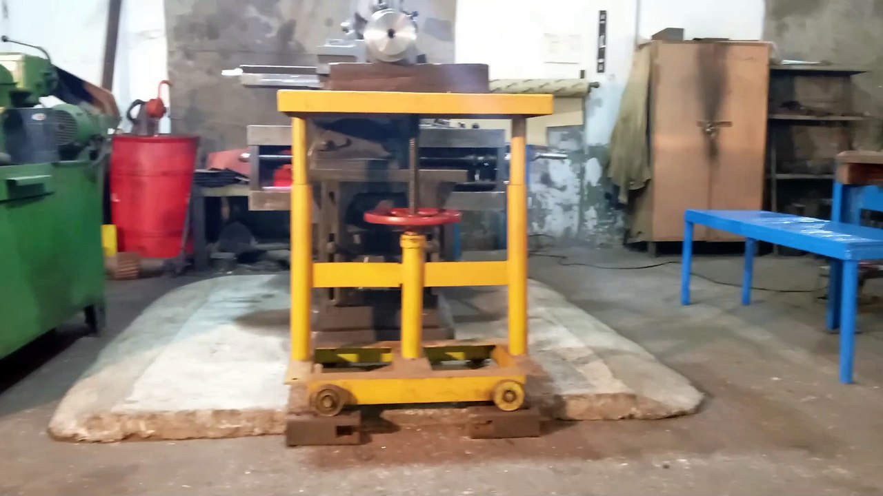 Shaper Machine working on full flow Mechanical Works