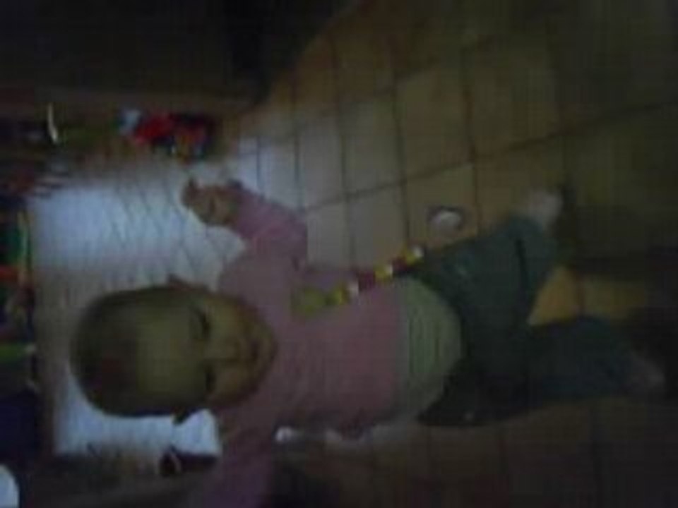 Talya commence à marcher