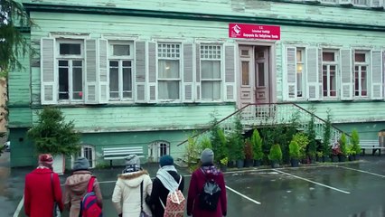 106. Huerfanas (Kirgin Cicekler), en español