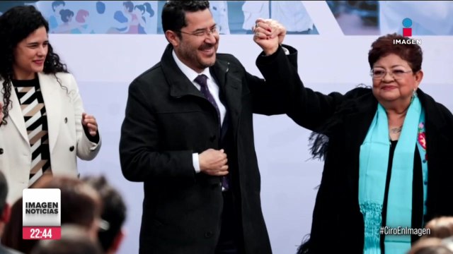 Ovacionan a Ernestina Godoy en su último día como fiscal de CDMX